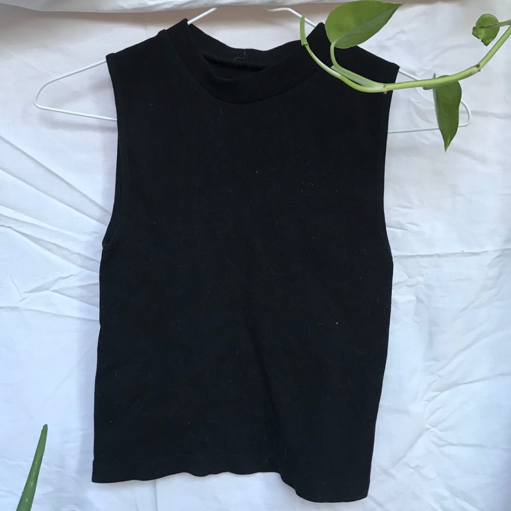 Stretchy sleeveless tank